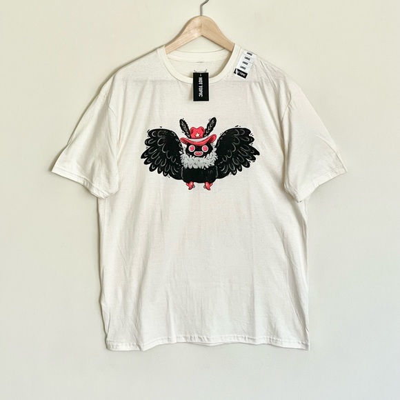 NEW Cowboy Mothman Guild of Calamity Stephanie Bayles Cream T Shirt Adult Large - Picture 2 of 6